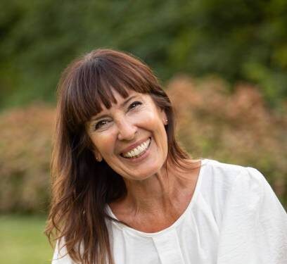 Michelle E., 61y